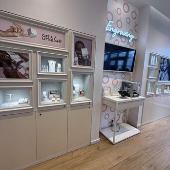 Pandora - Engraving - Jewelry Near Me - Yonkers, New York Pandora - Engraving - Jewelry Near Me - Yonkers, New York