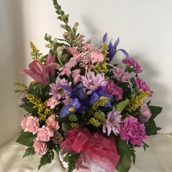 Tracy’s Tropical Rain florist - Mixed basket