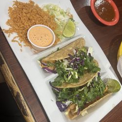 El Viejo Tony Bar and Grill - Great shrimp tacos. Asked for crispy and extra cilantro