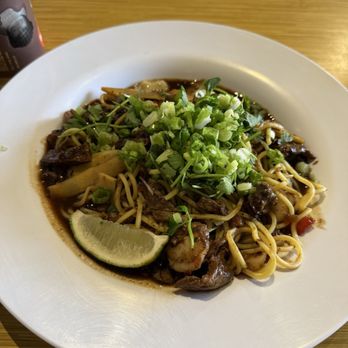 Naked Noodle - Singapore Stinger - Noodles Near Me - Bozeman, Montana Naked Noodle - Singapore Stinger - Noodles Near Me - Bozeman, Montana