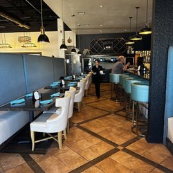 Mo and Hari's Neighborhood Bistro