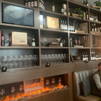 Hydra Estiatorio - Hydra 1st floor decor - Mediterranean Near Me - Vancouver, British Columbia Hydra Estiatorio - Hydra 1st floor decor - Mediterranean Near Me - Vancouver, British Columbia