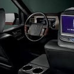Tatiana's Luxury Limousine - 2014 Navigator L