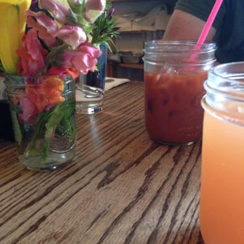 Chow - Drinks in jars and fresh flowers on each table! - Breakfast & Brunch Near Me - Bend, Oregon
