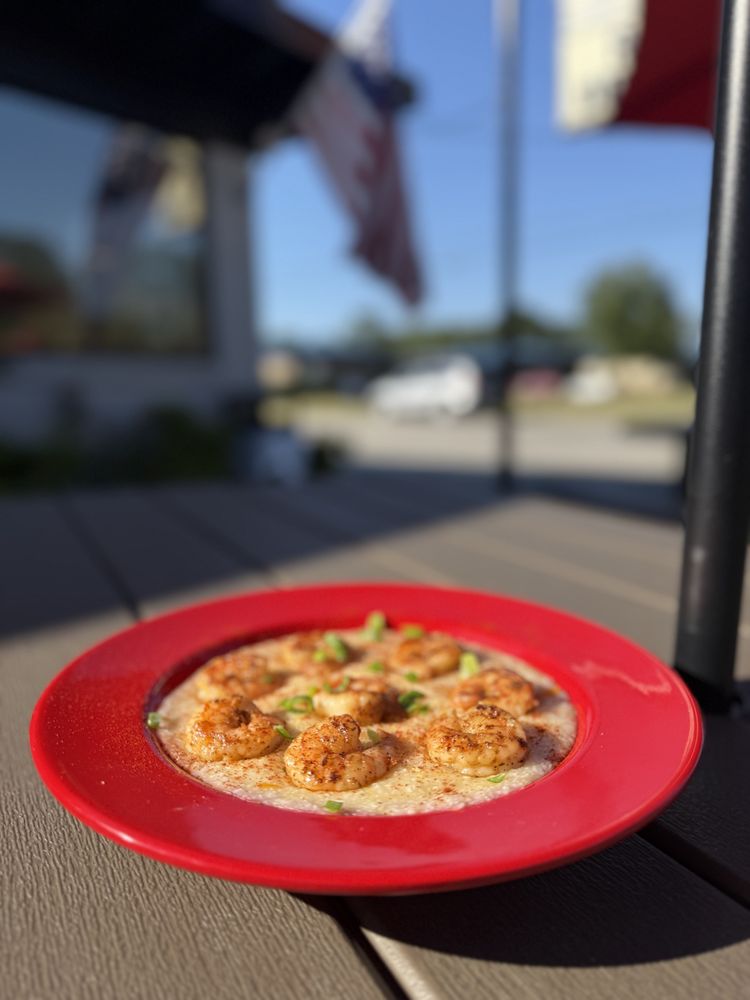 Ruth's Drive In Logo