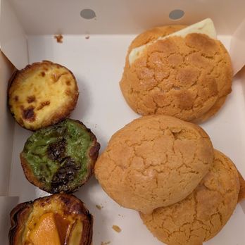 Pineapple King Bakery - Fremont - Regular, Pandan, and Persimmon tarts. Original butter pineapple bun. Pineapple puffs x2 (original, matcha pineapple) - Bakeries Near Me - Fremont, California Pineapple King Bakery - Fremont - Regular, Pandan, and Persimmon tarts. Original butter pineapple bun. Pineapple puffs x2 (original, matcha pineapple) - Bakeries Near Me - Fremont, California