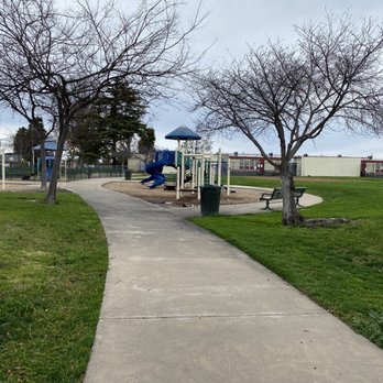 Floresta Park - Parks Near Me - San Leandro, California