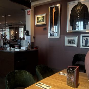 Hard Rock Cafe - American Near Me - Hamburg, HH Hard Rock Cafe - American Near Me - Hamburg, HH
