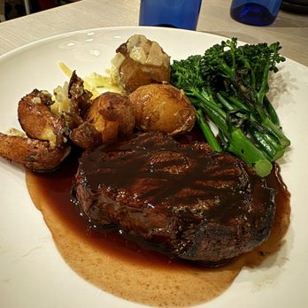 Chandler's Oceanfront Dining - Filet Mignon - New American Near Me - Carlsbad, California Chandler's Oceanfront Dining - Filet Mignon - New American Near Me - Carlsbad, California