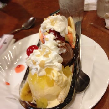 Zippy's - Banana split (ZIppys Kaneohe) - Diners Near Me - Kaneohe, Hawaii Zippy's - Banana split (ZIppys Kaneohe) - Diners Near Me - Kaneohe, Hawaii