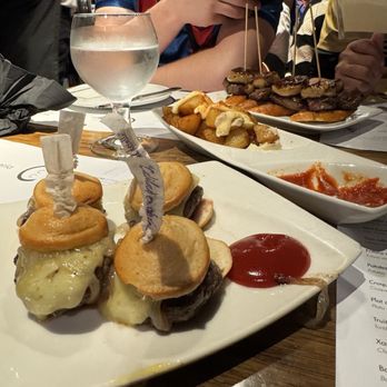 Ciutat Comtal - Tapas Bars Near Me - Barcelona, B