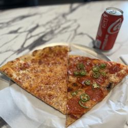 Joe's Pizza Studio City - Perfect slices