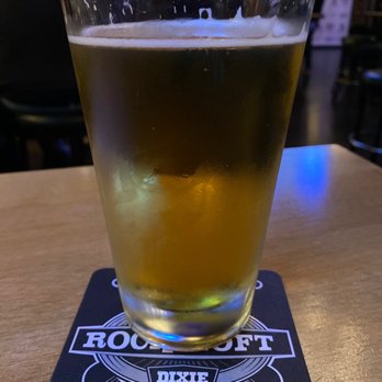 Dixie Tavern - PBR - Karaoke Near Me - Portland, Oregon