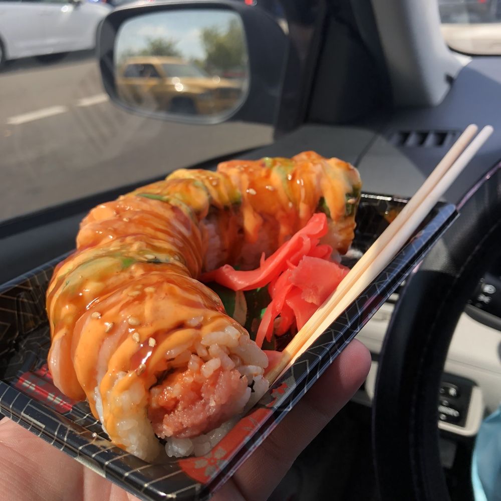 Fleurichi Express Sushi - Star Shine Roll - Sushi Bars Near Me - Clovis, California