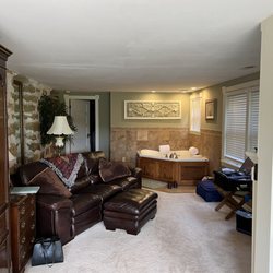 St. Croix Valley Inn - Living area Osceola suite