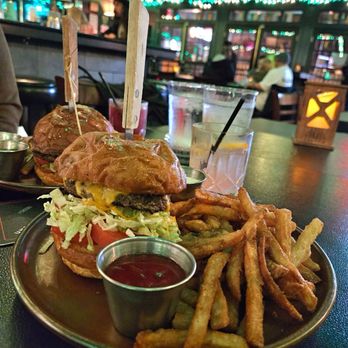 Morrison - Classic Cheese burgers - Gastropubs Near Me - Los Angeles, California Morrison - Classic Cheese burgers - Gastropubs Near Me - Los Angeles, California