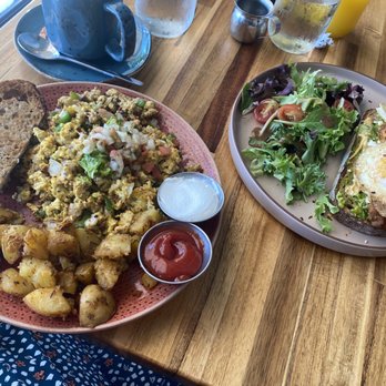 Hatch 44 Cafe - Cafes Near Me - Metuchen, New Jersey