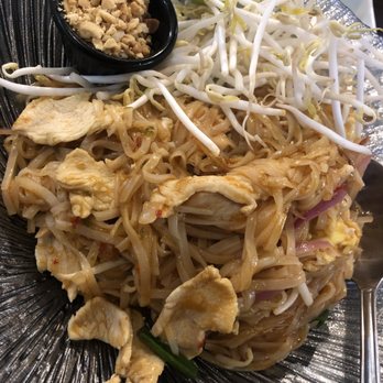 Bananas Thai Cuisine - Chicken Pad Thai - Thai Near Me - Houston, Texas
