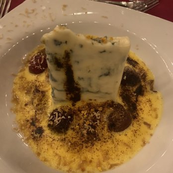 Capitola Garden Feast - Homemade Stilton blue cheese dessert with macadamia nuts and morello cherries - Personal Chefs Near Me Capitola Garden Feast - Homemade Stilton blue cheese dessert with macadamia nuts and morello cherries - Personal Chefs Near Me