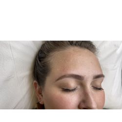 Perfect Peach Waxing - Brow tint