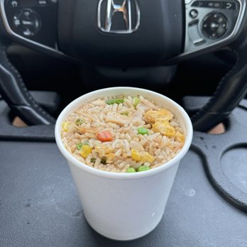 Palacio De Peru - Large side order of fried rice $5 (instagram: @issa.cheatday) - Peruvian Near Me - Laurel, Maryland