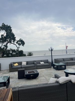 The White House Hotel by null