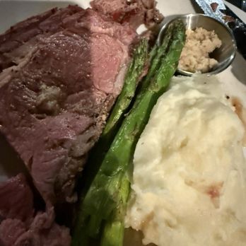 Midgley's Public House - Prime rib - Steakhouses Near Me - Stockton, California