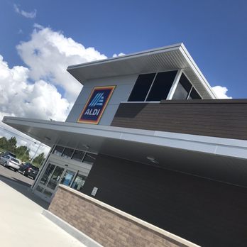 ALDI - Front entrance - Grocery Near Me - Davenport, Florida