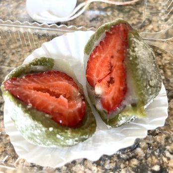 Matcha Ren - Fresh Strawberry Mochi - Ice Cream & Frozen Yogurt Near Me - Costa Mesa, California