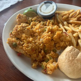Cuban Breezes - Arroz con pollo. - Cuban Near Me - Tampa, Florida Cuban Breezes - Arroz con pollo. - Cuban Near Me - Tampa, Florida
