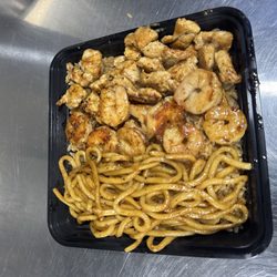 So Gud Teppanyaki - Chicken and shrimp plate fire with the spicy noodles you guys must try it out