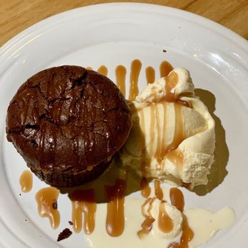 Simon Pearce - Chocolate dessert - New American Near Me - Quechee, Vermont Simon Pearce - Chocolate dessert - New American Near Me - Quechee, Vermont