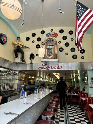Lori's Diner by null