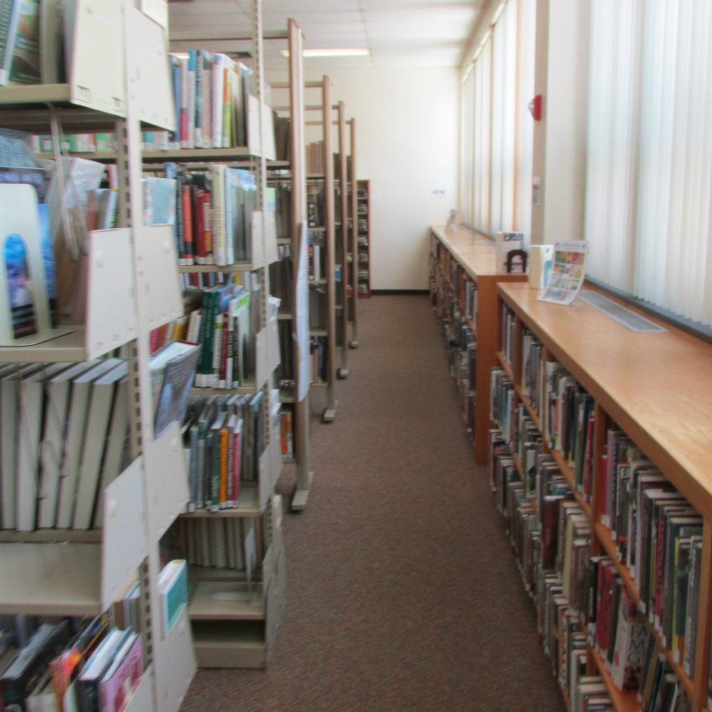 Southworth Library - Nice and clean - Libraries Near Me - Dartmouth, Massachusetts