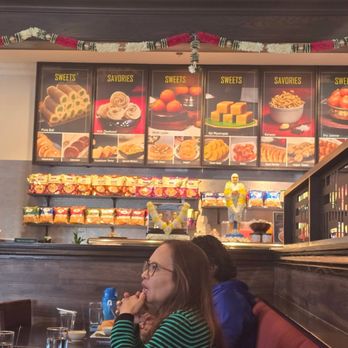 A2B Indian Veg restaurant - Snacks, both sweet and savory, available to take home - Indian Near Me - Warrenville, Illinois