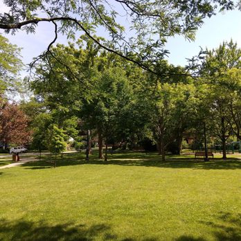 Clarkson Park - Playgrounds Near Me - Northfield, Illinois