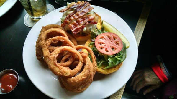 Woodman's Bar & Grill by null