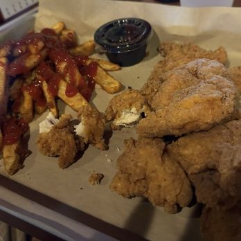 The Tin Pan - Chicken tenders & fries - Music Venues Near Me - Richmond, Virginia