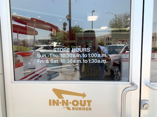 In-N-Out Burger by null