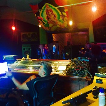 Applehead Recording & Production - Engineer board for Rich Robonson - Recording & Rehearsal Studios Near Me - Saugerties, New York Applehead Recording & Production - Engineer board for Rich Robonson - Recording & Rehearsal Studios Near Me - Saugerties, New York
