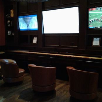 Skipolini's Italian - Big sports room - Pizza Near Me - Reno, Nevada Skipolini's Italian - Big sports room - Pizza Near Me - Reno, Nevada