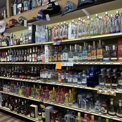 Lucky Liquors - Dranks
