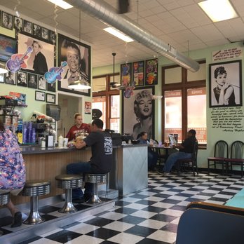 Boom-a-rang Diner - American Near Me - Guthrie, Oklahoma
