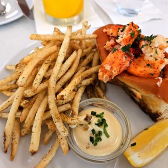 Little Em's Oyster Bar - Lobster Roll and fries - Seafood Near Me - San Antonio, Texas Little Em's Oyster Bar - Lobster Roll and fries - Seafood Near Me - San Antonio, Texas