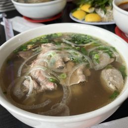 1. Phở Đặc Biệt (House Special - Large) 1. Phở Đặc Biệt (House Special - Large)