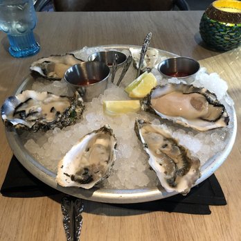 Herringbone Waikiki - Half dozen oysters - Seafood Near Me - Honolulu, Hawaii
