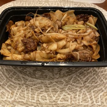 J-Bistro - Stir fry noodles with beef-skip this one - Chinese Near Me - Atlanta, Georgia