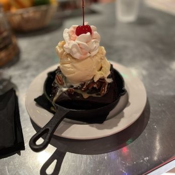 Trophy Room - Brownie Sunday - Bars Near Me - Fayetteville, Arkansas