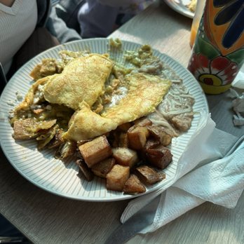 A Romo's Cafe - Chilaquiles verdes - Coffee & Tea Near Me - Hayward, California
