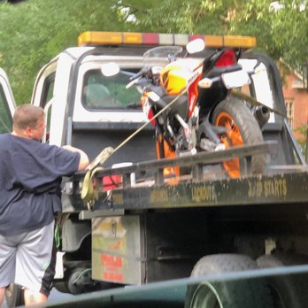 Maurice's Towing - Here is the driver "checking" his work - Towing Near Me - Rutledge, Georgia